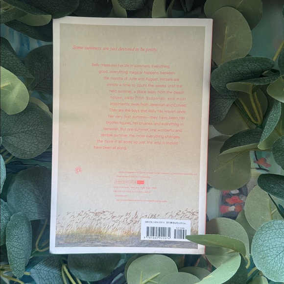 The Summer I Turned Pretty by Jenny Han - Picture 2 of 5